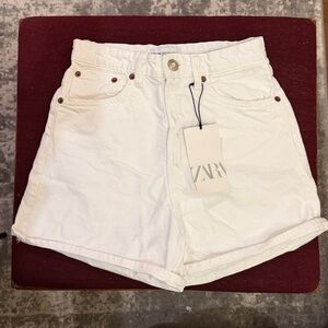 Zara Women's Rigid Mom Fit Bermuda White Shorts